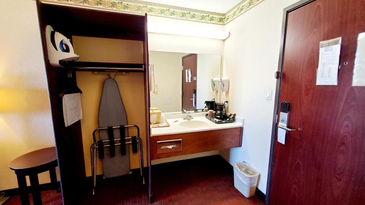 Executive Inn Alva エクステリア 写真